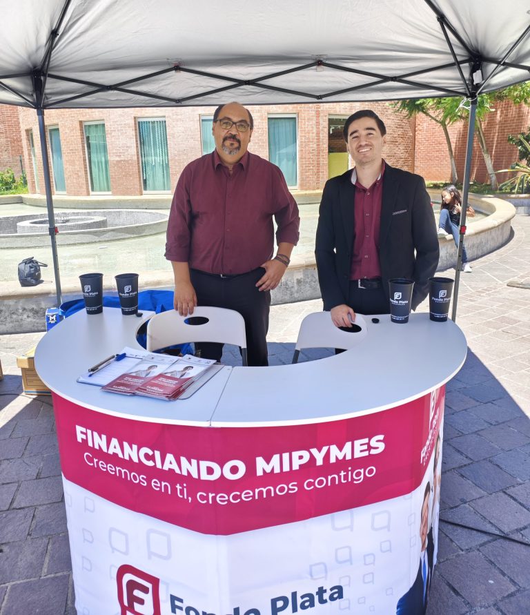 FONDO PLATA ZACATECAS PRESENTE EN EMPREN D MUJER EN PLAZA BICENTENARIO