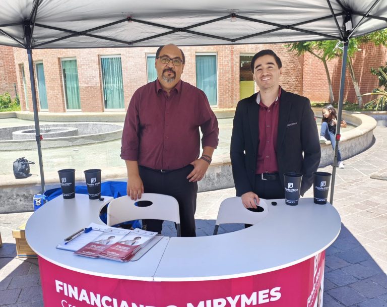 FONDO PLATA ZACATECAS PRESENTE EN EMPREN D MUJER EN PLAZA BICENTENARIO